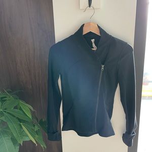 Lululemon asymmetrical zip Size 4